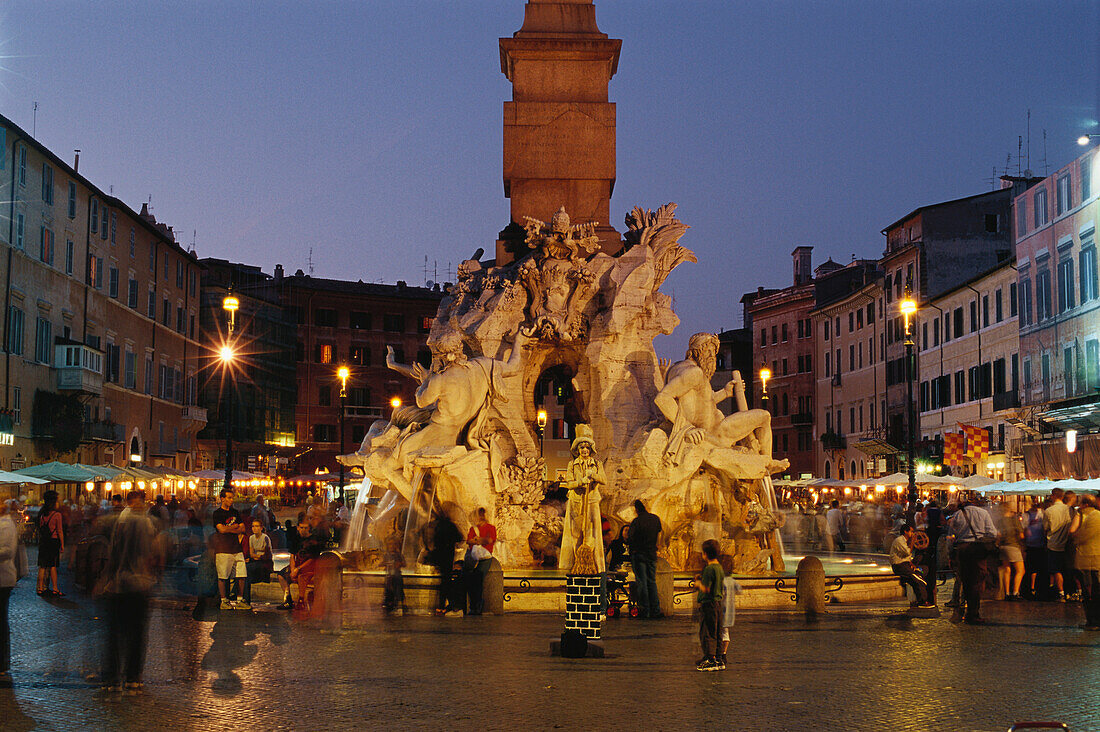Piazza Navona mit Vierstroemebrunnen, Rom Italien