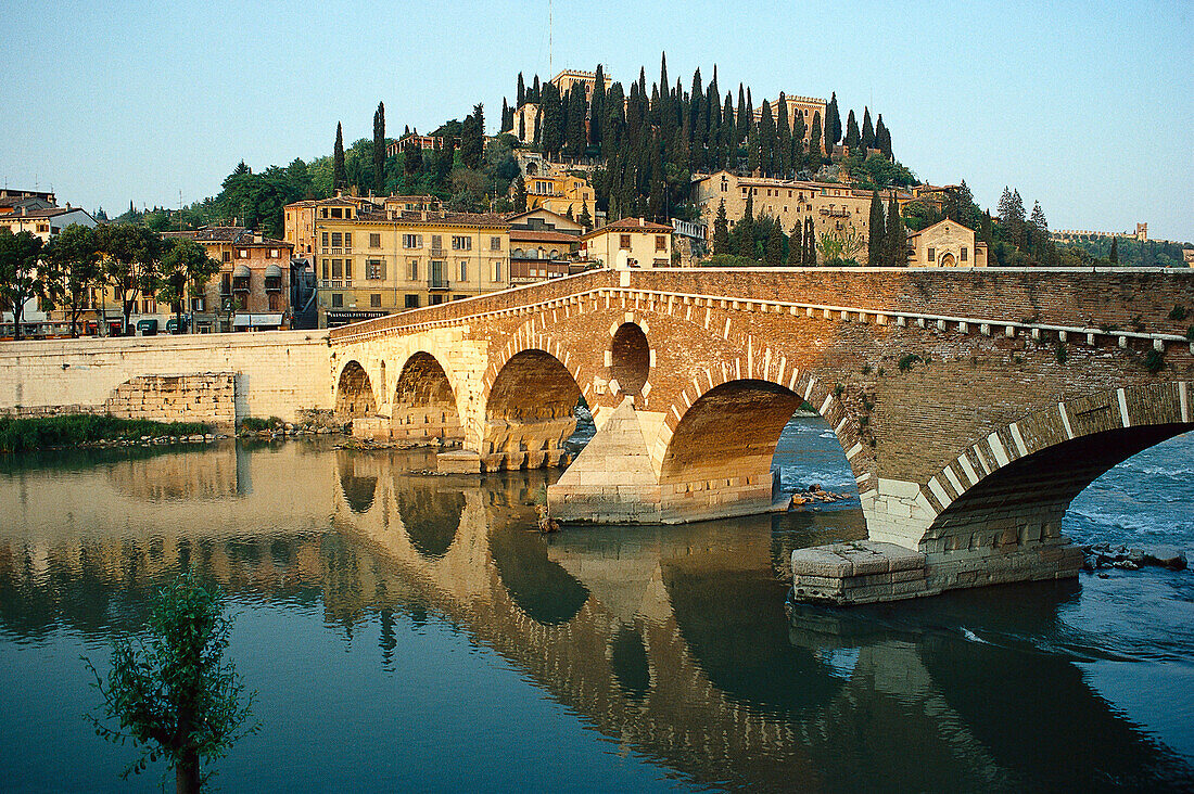 Ponte Pietra, Verona, Vanato, Italy
