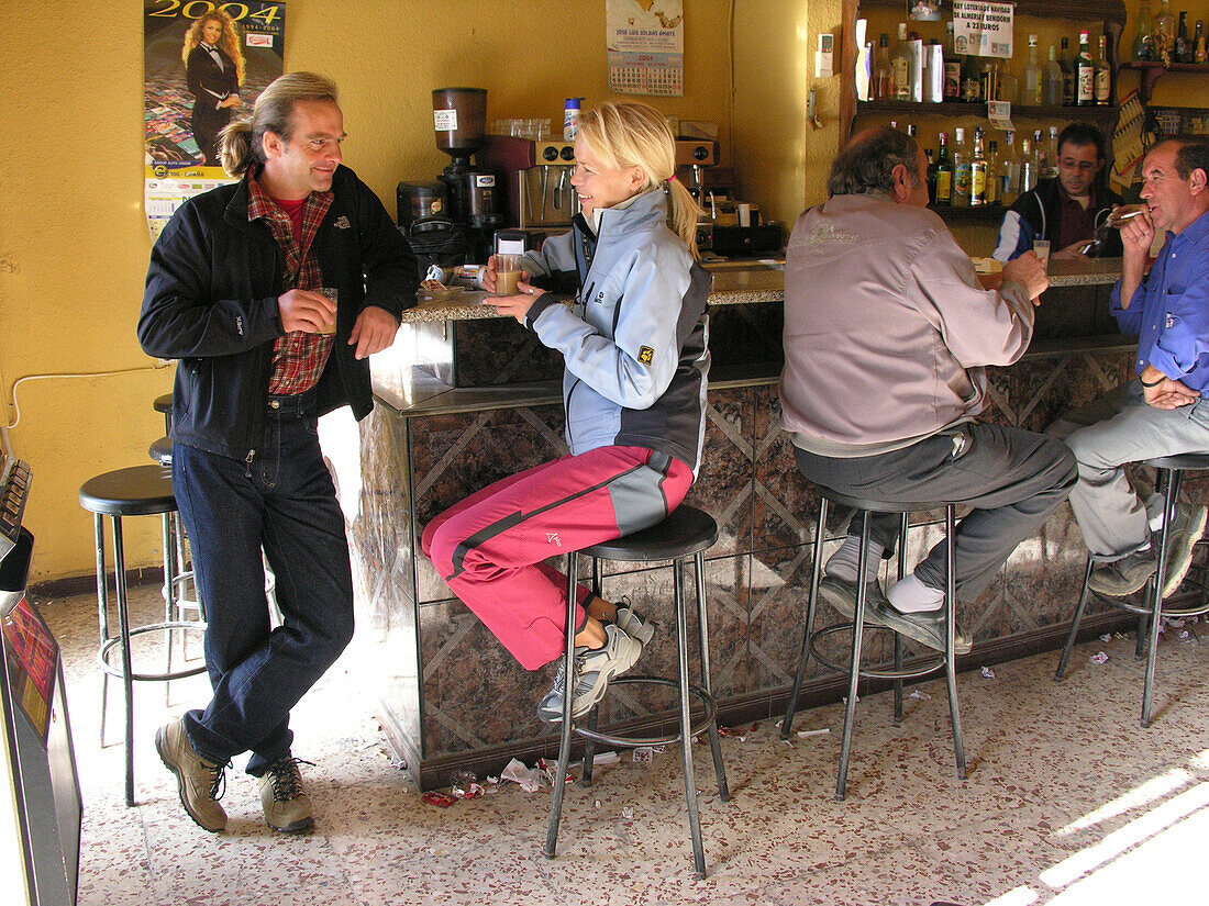 Couple in a coffee bar drinking coffee, Cafe con leche, Andalusia, Spain