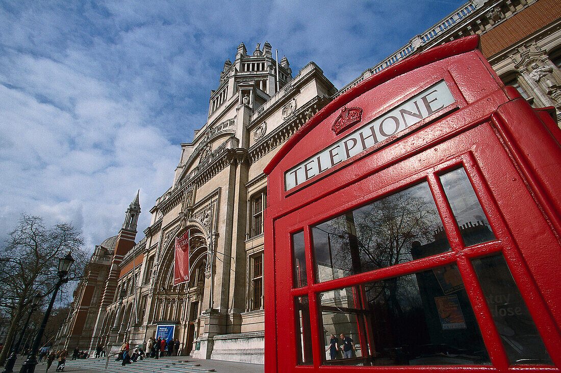 Victoria and Albert Museum with Telephone box, South-Kensington-Museum, South Kensington, London, United Kingdom