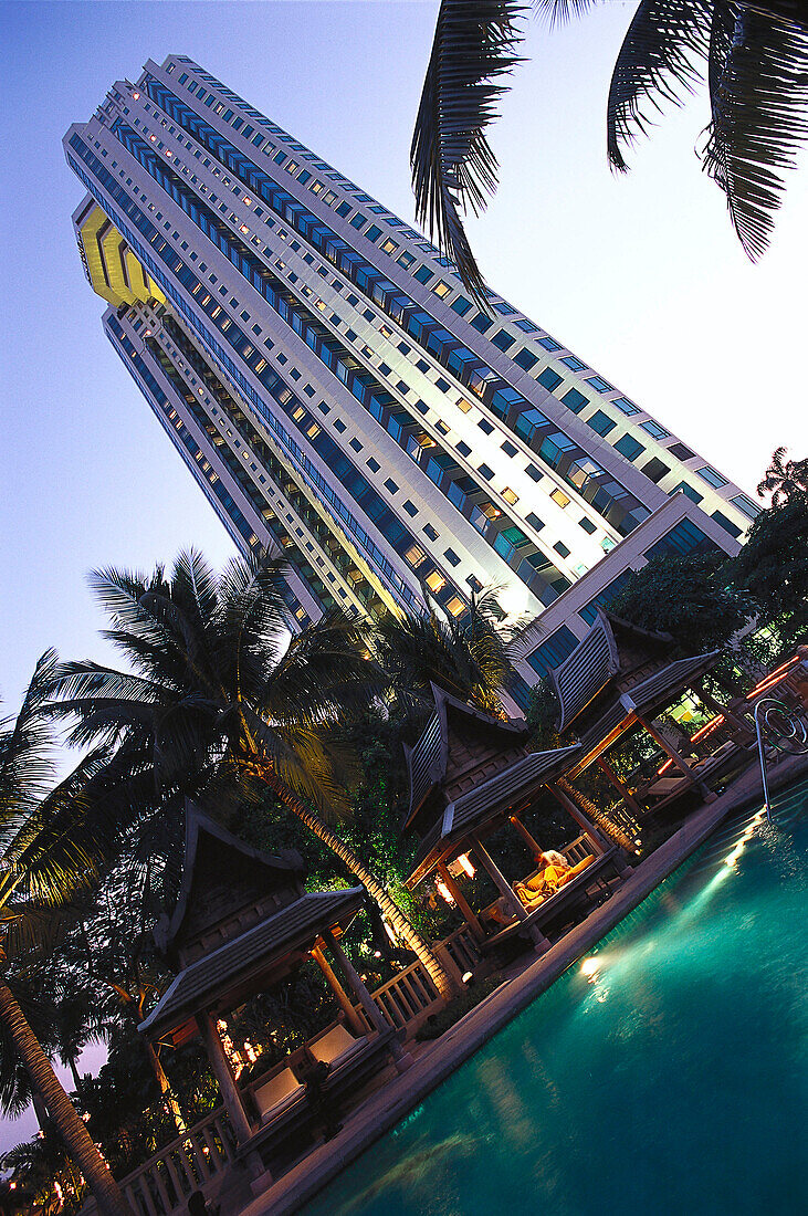 Poolanlage, Hotel Peninsula Bangkok, Thailand
