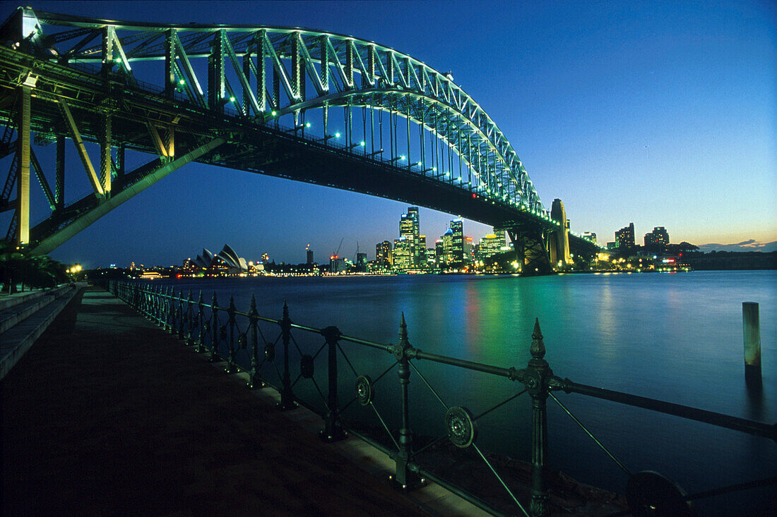 Harbour Bridge, abends, Sydney, NSW Australien