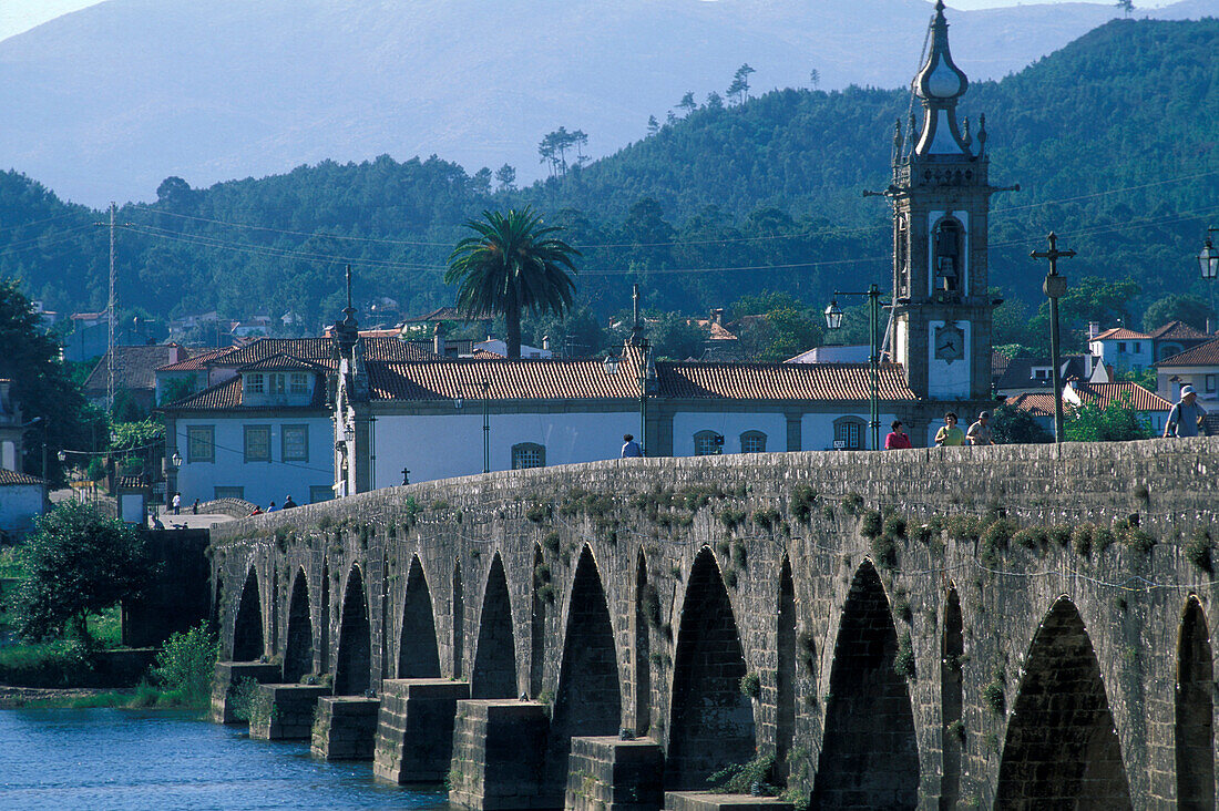 Roman bridge over Rio Lima, Ponte de Lima, Portugal