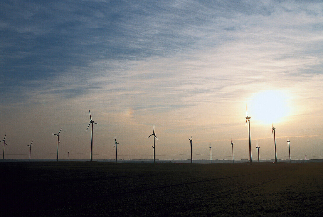 Windräder bei Wolgast, Usedom, Mecklenburg-Vorpommern, Deutschland