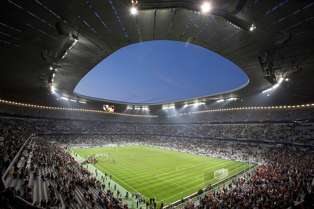 Innenansicht des Fussballstadions Allianz Arena, München, Bayern, Deutschland