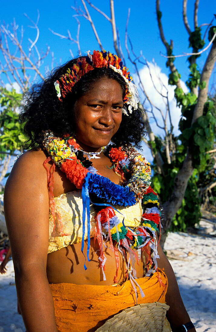 PACIFIC ISLANDS TRADITIONAL COSTUMES