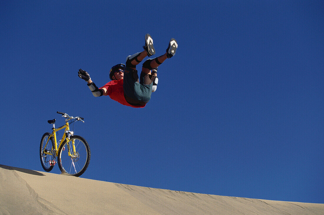 Bike, Sand