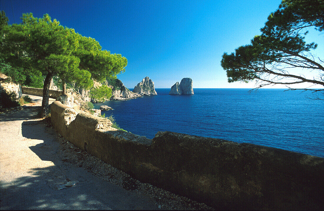 Faraglioni, Capri, Kampanien, Italien, Europa