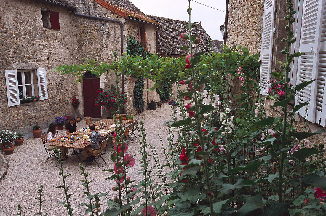 Chambres d´hôtes Le Monstier, St-Denis-de-Vaux Burgundy, France