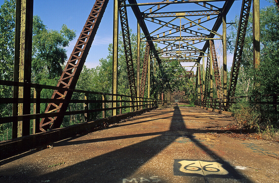 Chain of Rocks-Bridge, before renovation, St. Louis, Illinois, Missouri, USA