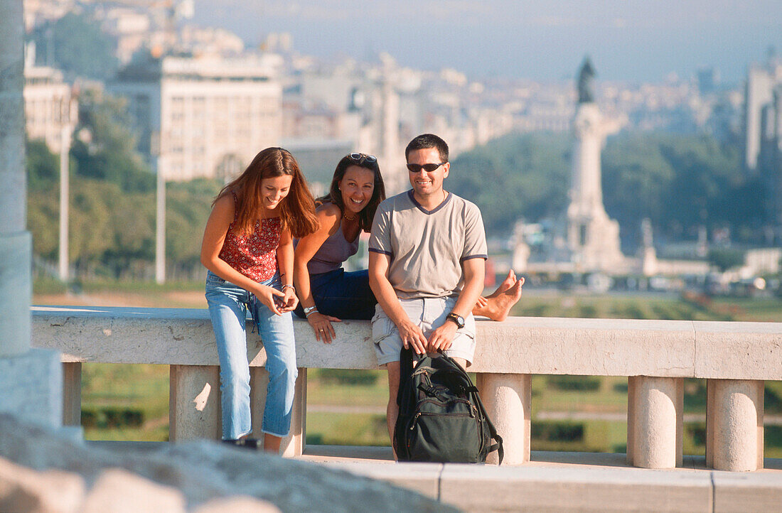 Three travellers, Parque Eduardo VII, Praca Marques de Pombal, Baixa, Lisbon, Portugal