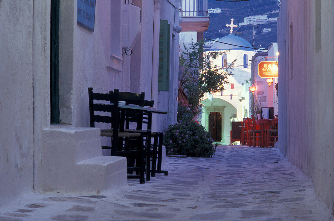 Gasse in Parikia Kastro, Paros, Kykladen, Südliche Ägäis, Griechenland