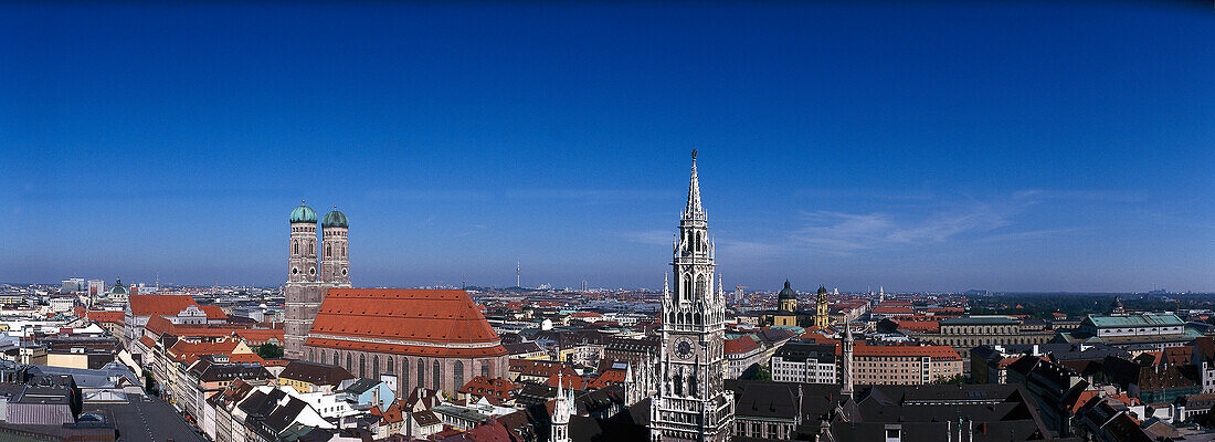 Stadtansicht vom Alten Peter über, Rathaus zur Frauenkirche, München Bayern, Deutschland