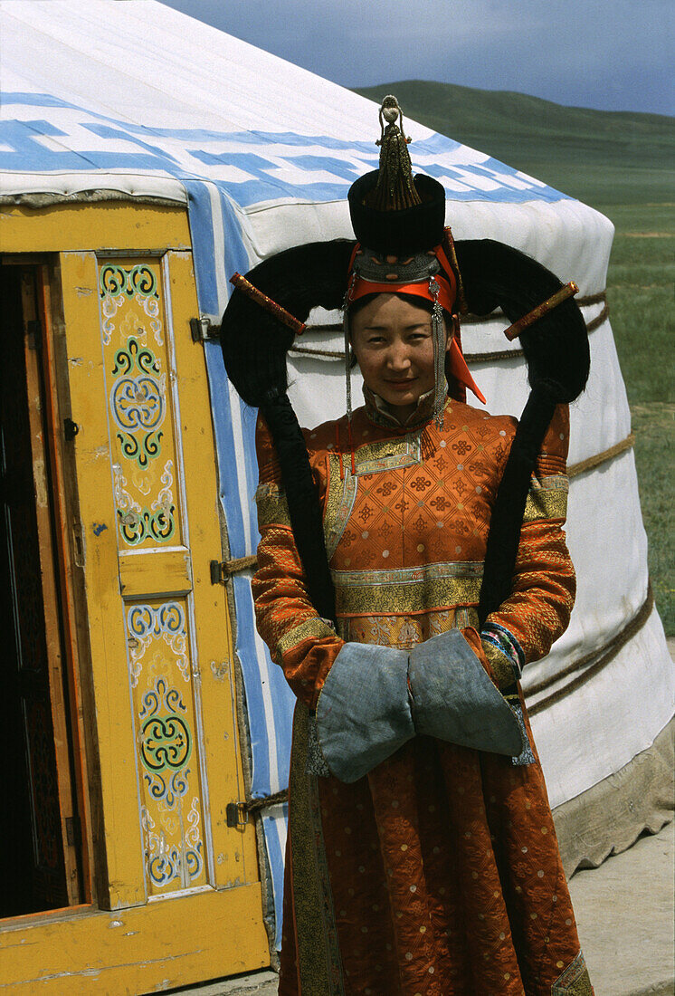 Women and yurt, Gobi Steppe, Gobi, Mongolia Asia