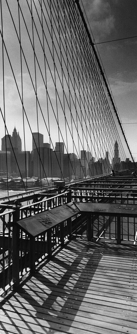 Brooklyn Bridge, View to Downtown Manhattan, New York, USA