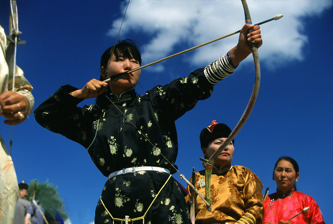 Weibliche Bogenschützen, Nadaam Festival, Ulan Bator, Mongolei, Asien
