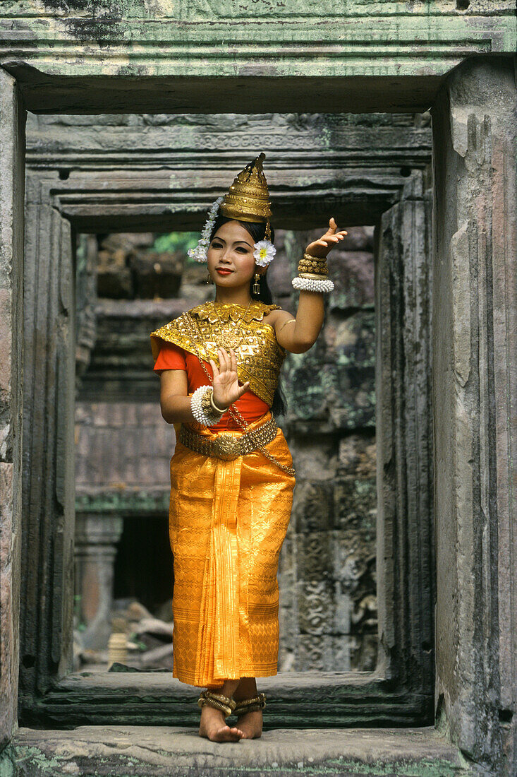 Temple dancer, Ta Prohm temple, Angkor, Siem Raep, Cambodia, Asia