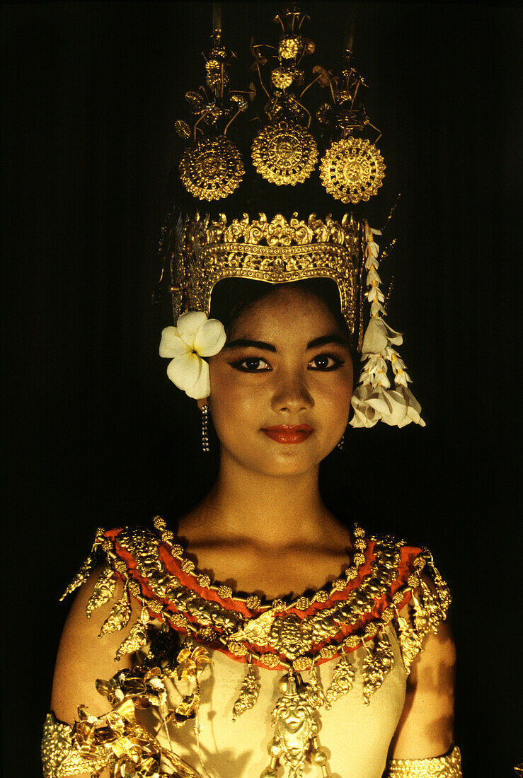 Temple dancer, Phnom Penh, Cambodia Indochina, Asia