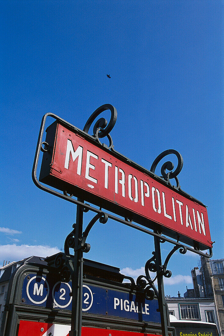 Metro, Paris France