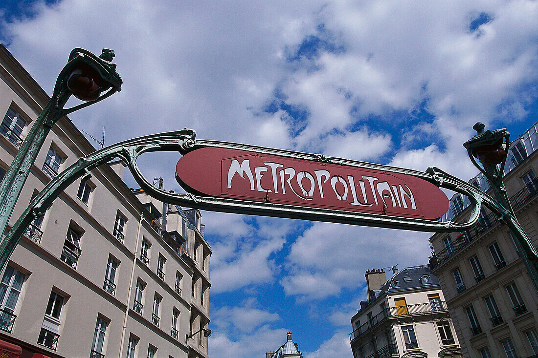 Metro, Paris France