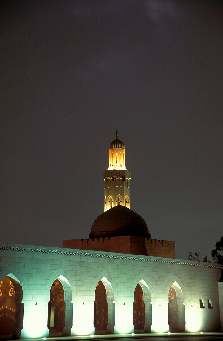 Die grosse Moschee bei Nacht, Maskat, Oman