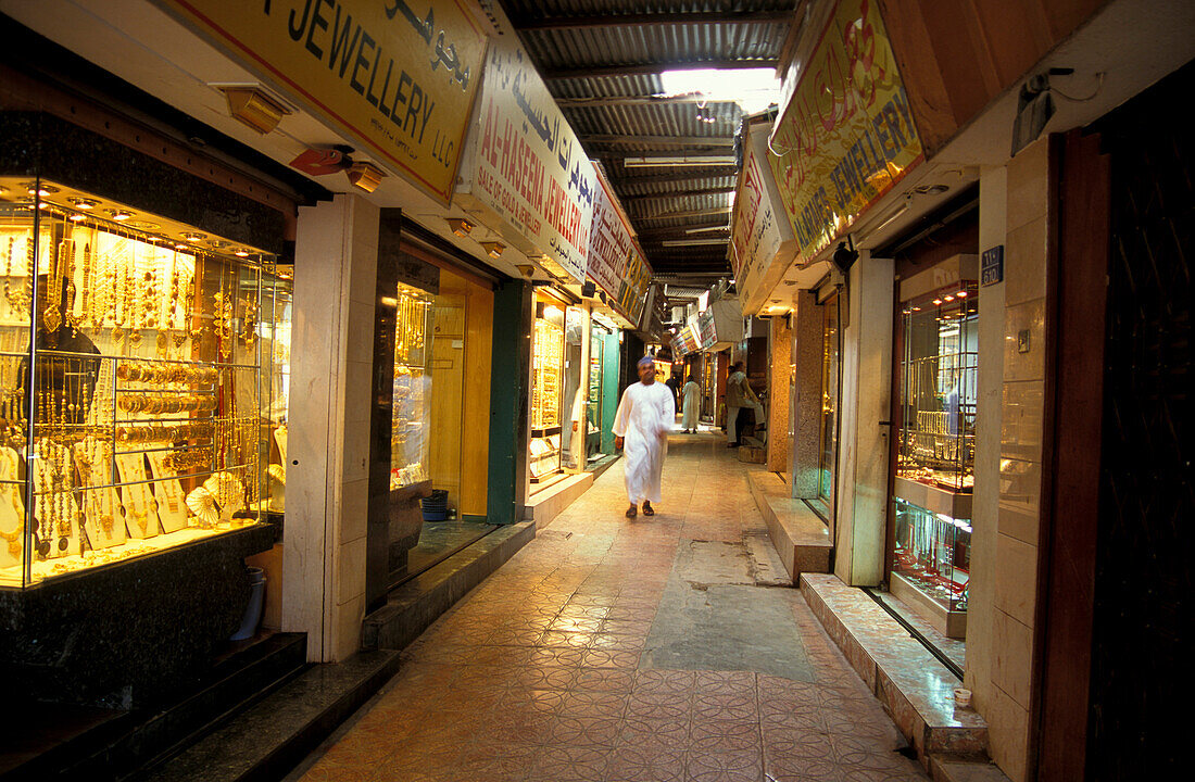 Läden und Schaufenster mit Goldschmuck, Souk, Maskat, Oman, Vorderasien, Asien