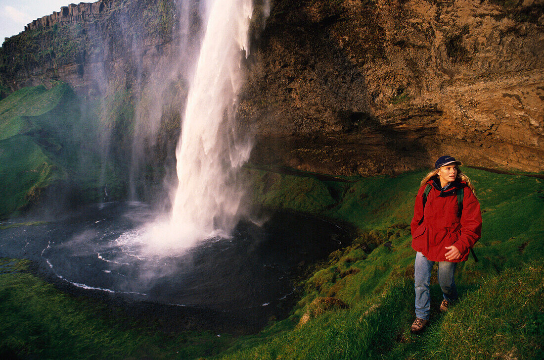 Wasserfall, Wanderer, Island
