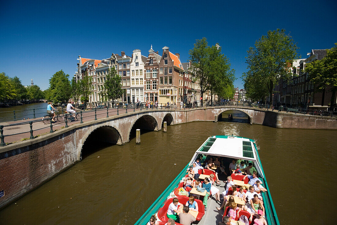 Leisure Boat, Bridge, Keizersgracht, Leidsegracht, Excursion boat on Keizersgracht and Leidsegracht, Amsterdam, Holland, Netherlands