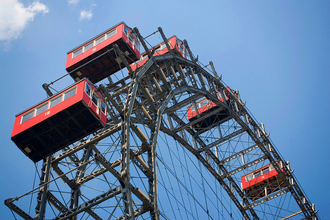 Detail des Riesenrades vor blauem Himmel, Prater, Wien, Österreich