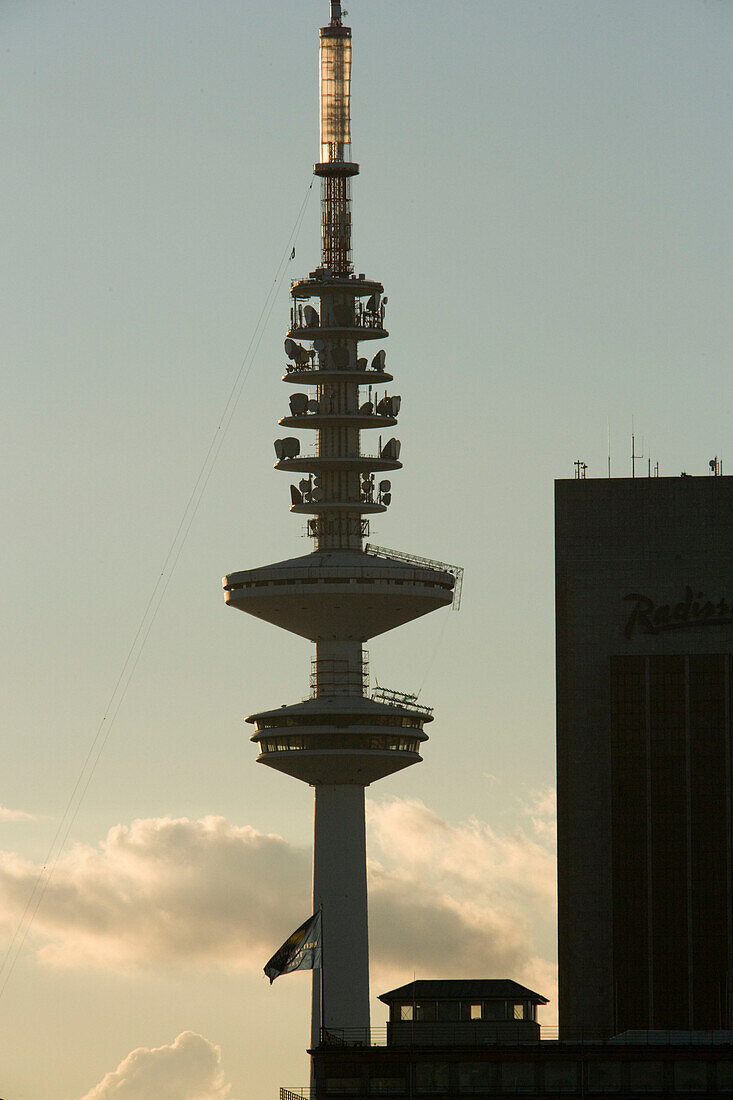 The television tower Heinrich-Hertz, View to the television tower Heinrich-Hertz, the highest building of Hamburg, Hamburg, Germany
