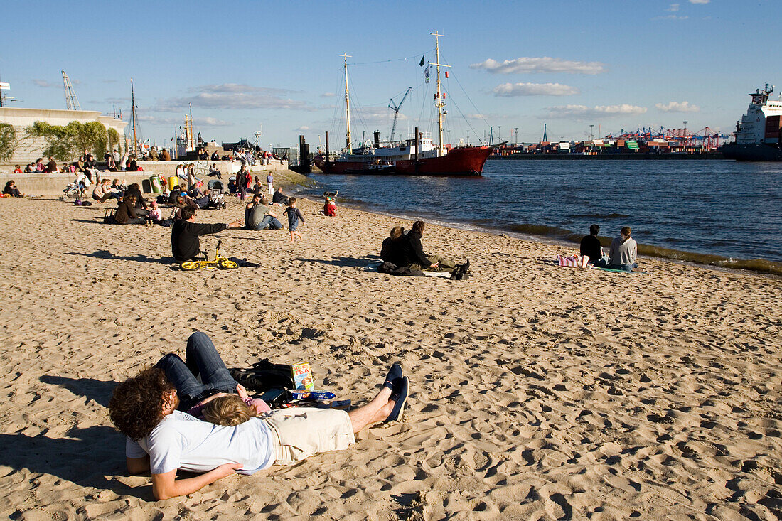 People relaxing at beach, People relaxing at Elbe beach, Oevelgoenne, Hamburg, Germany