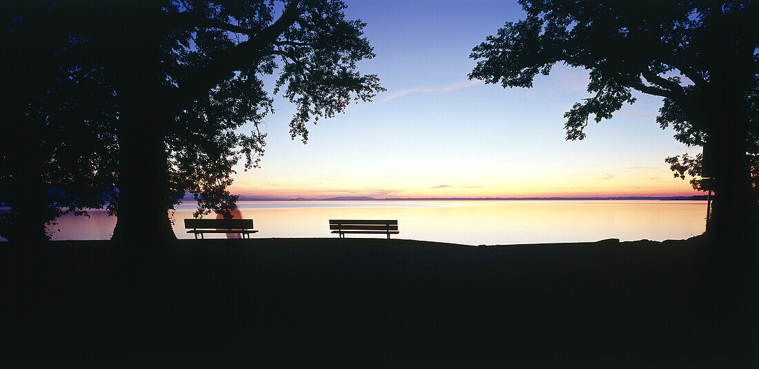 Uferpromenade, Rimsting, Chiemsee, Oberbayern, Deutschland