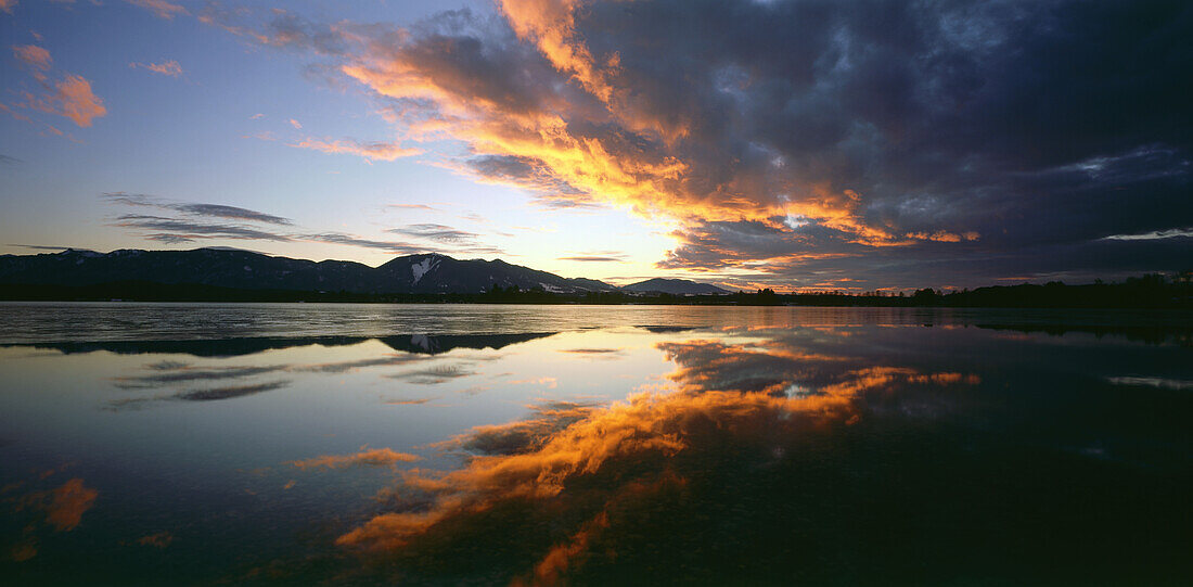 Staffelsee, Murnau, Blaues Land, Landkreis Garmisch, Oberbayern, Deutschland