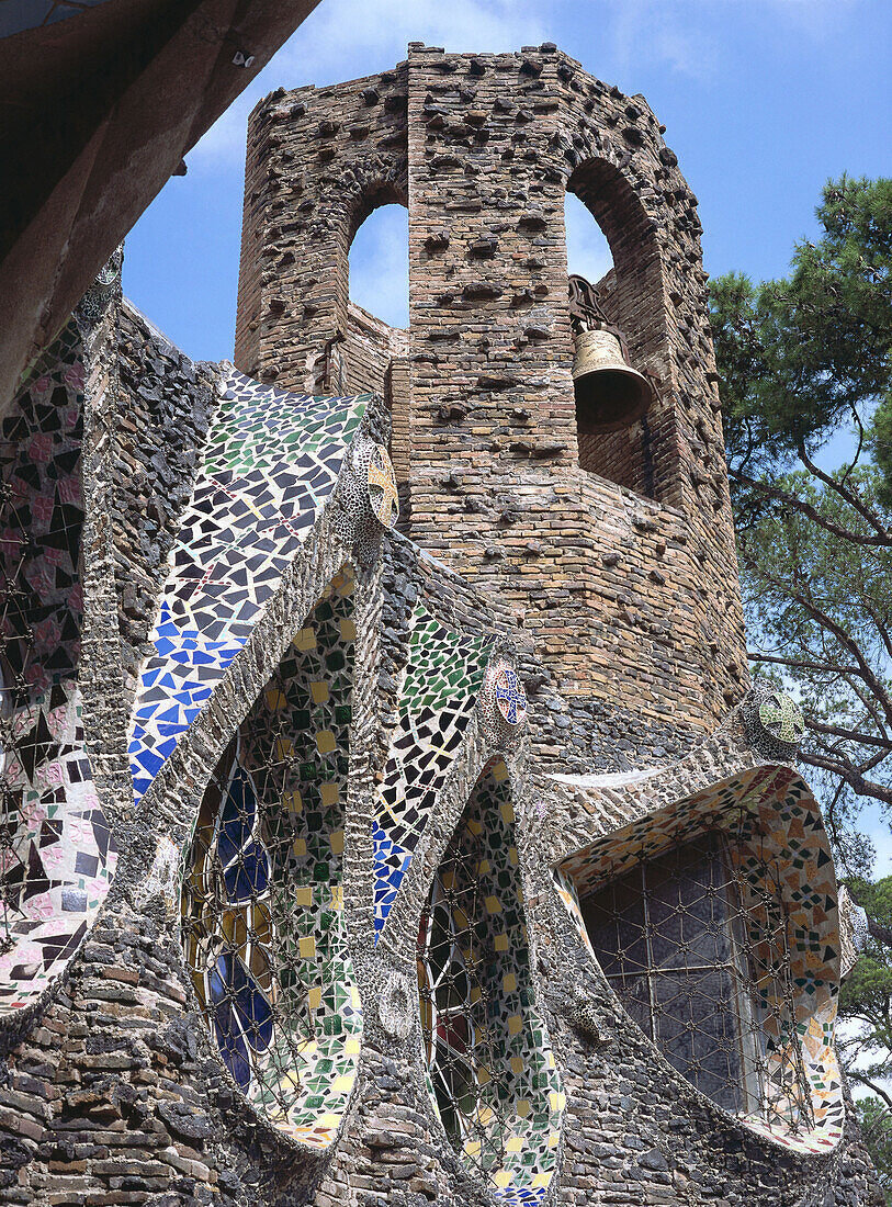 Crypt, Esglesia de la Colonia Guell, Antoni Gaudi, Barcelona, Spain