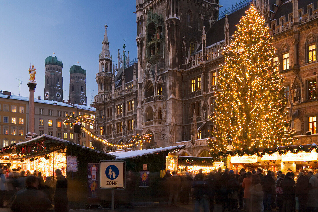 Christmas market on Marienplatz, Munich, Bavaria, Germany