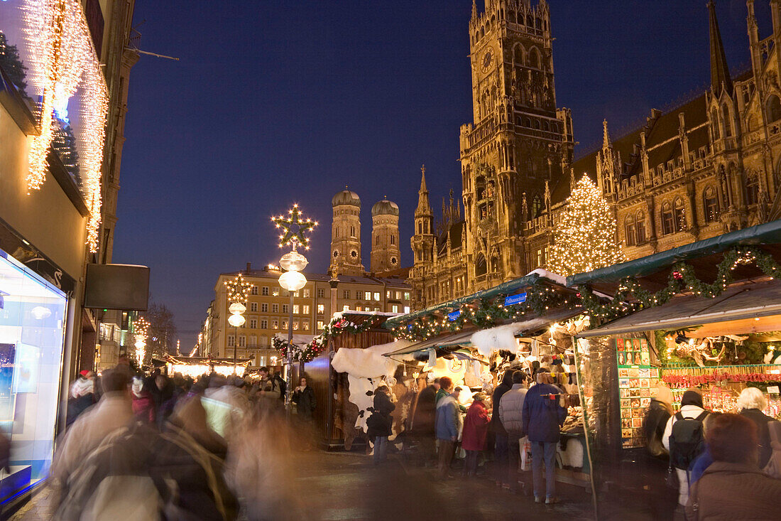 Christkindlmarkt am Marienplatz, München, Deutschland