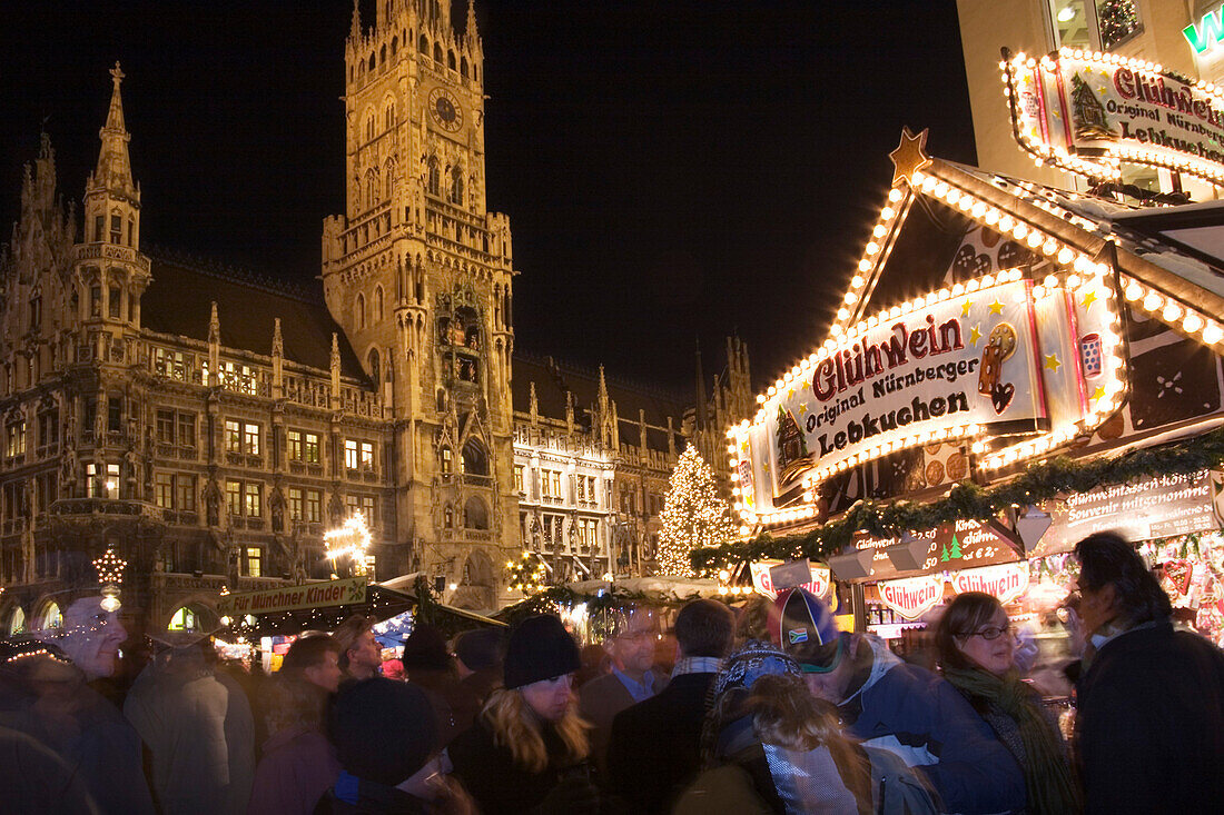 Christkindlmarkt am Marienplatz, München, Deutschland