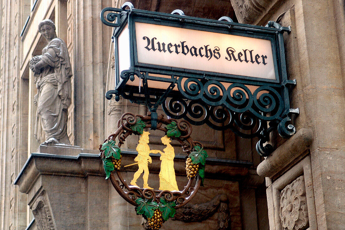 Auerbachs Keller, bekannt aus Goethes Faust, Leipzig, Sachsen, Deutschland, in den Mädler Passagen