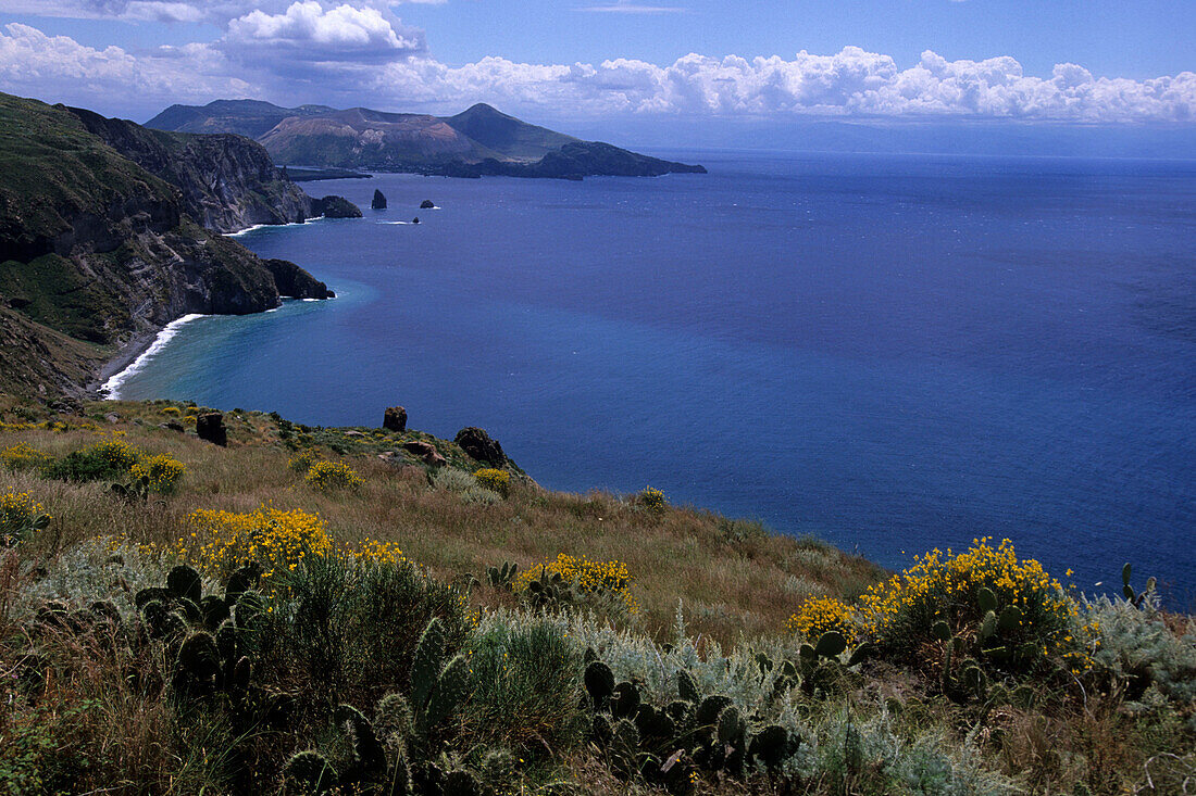 Küste von Lipari, Sizilien, Italien