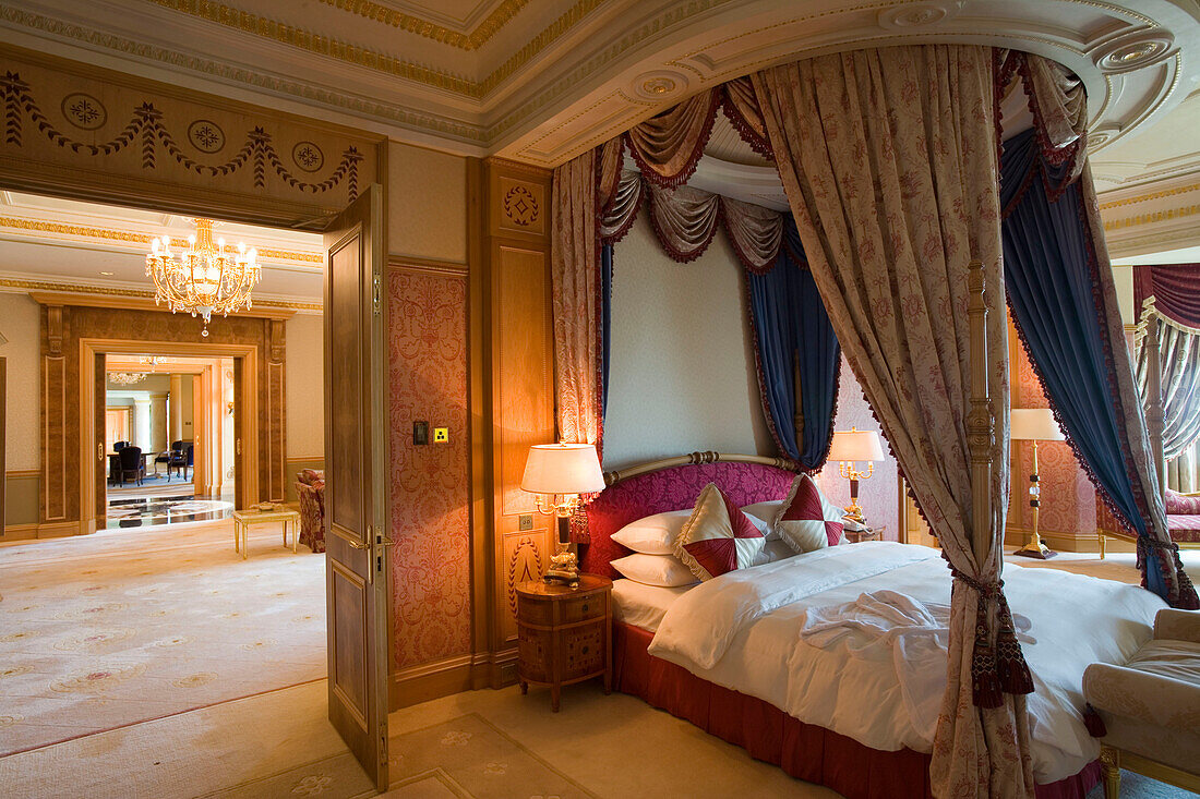 Schlafbereich der kaiserlichen Suite, Empire Hotel & Country Club, Brunei Darussalam, Asien