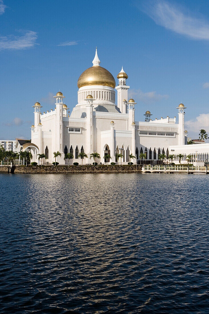 Omar Ali Saifuddien Mosque, Bandar Seri Begawan, Brunei, Darussalam, Asia