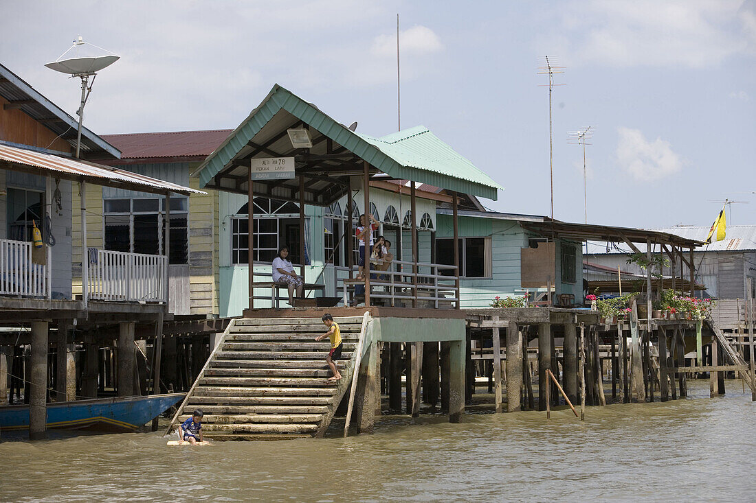 Water Village Stilt Houses, Kampong Ayer Water Village, Bandar Seri Begawan, Brunei Darussalam, Asia