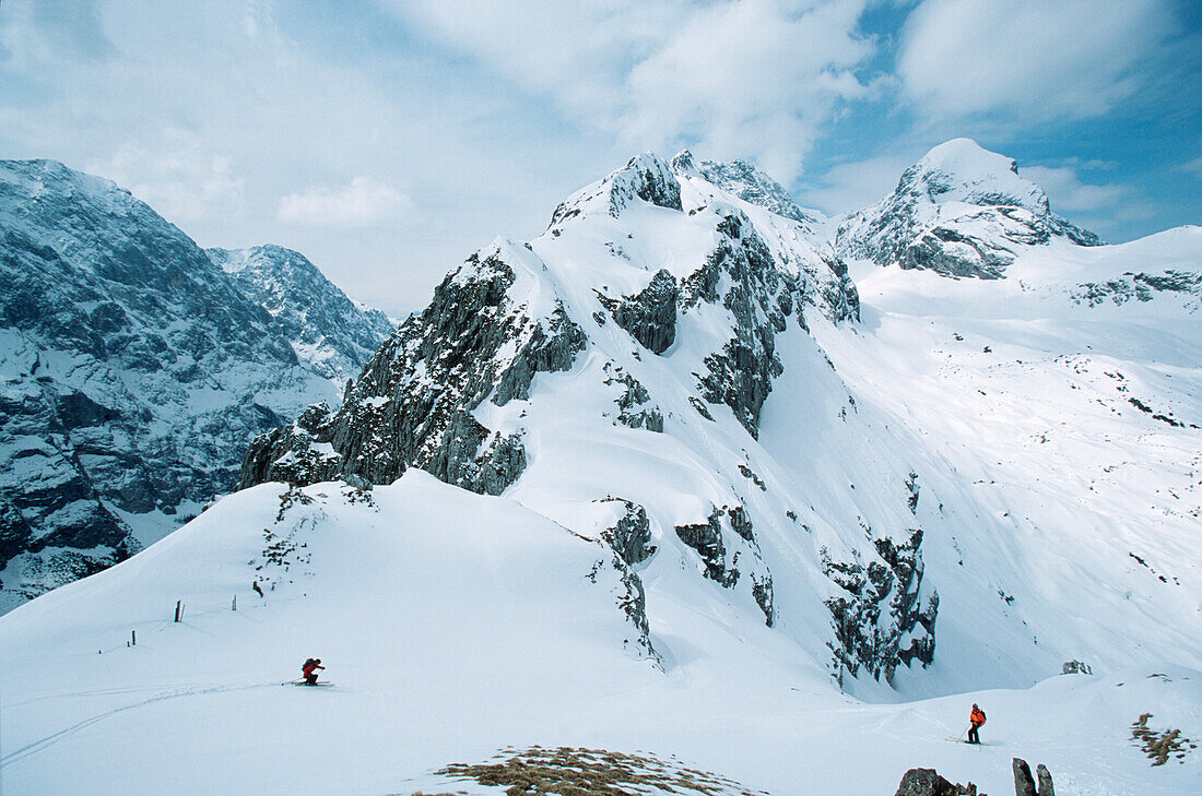 Skitourengeher am Mauerschartenkopf, Alpspitze, Deutschland, Garmisch-Partenkirchen