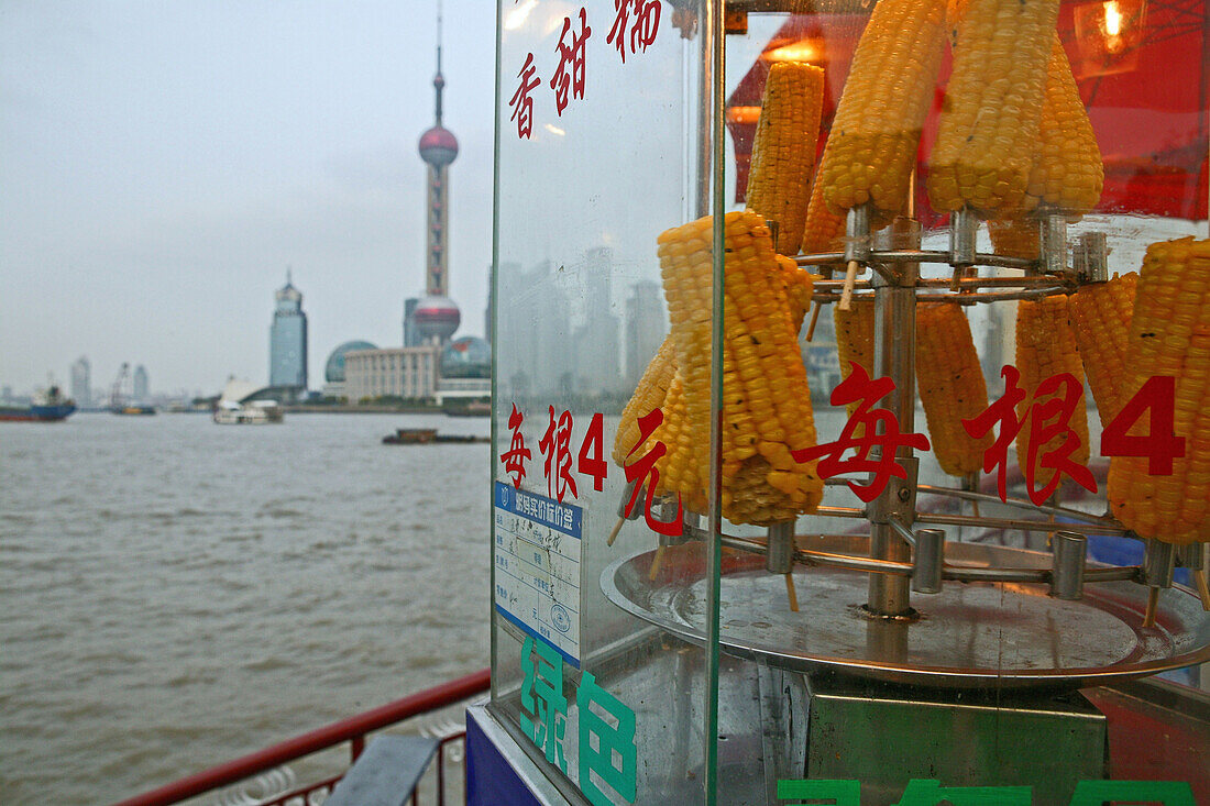 Bund, Huangpu River , Pudong,Uferpromenade, Pudong, Kiosk