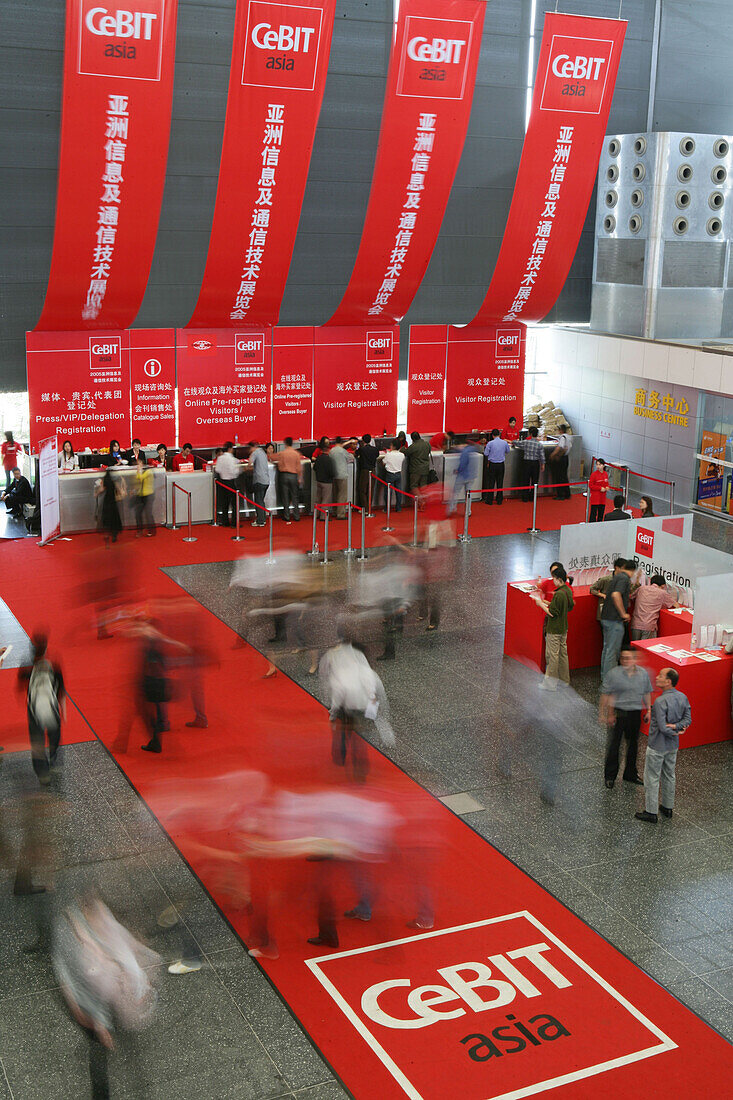 CeBIT Asia, fair, Hightech, CeBIT Asia 2005, red, chinese visitors, internet, electronic trade fair