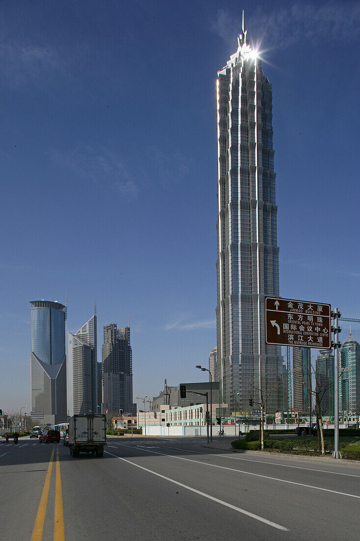 Jinmao Tower, Pudong,Center of Pudong, Lujiazui, Jin Mao Tower, 421 meter high, steel and aluminium fassade, 53rd to 87th floor, 53.-87, Grand Hyatt Hotel, Jin Mao