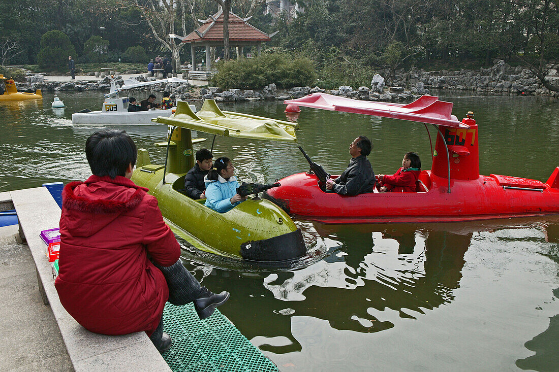 People's Park,Pleasure, automatic weapon, submarine, amusement, machine-gun