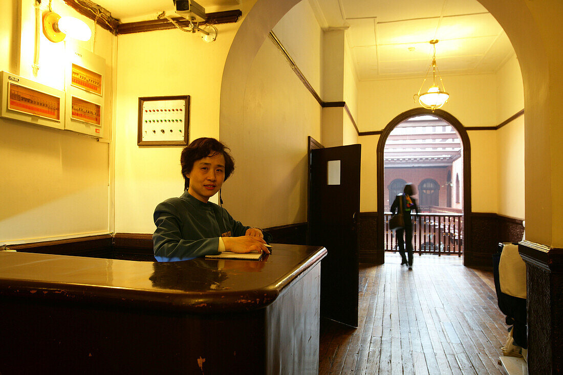 Pujiang Hotel, Astor House,room service, traditional hotel, tudor style, flair, Victorian interior