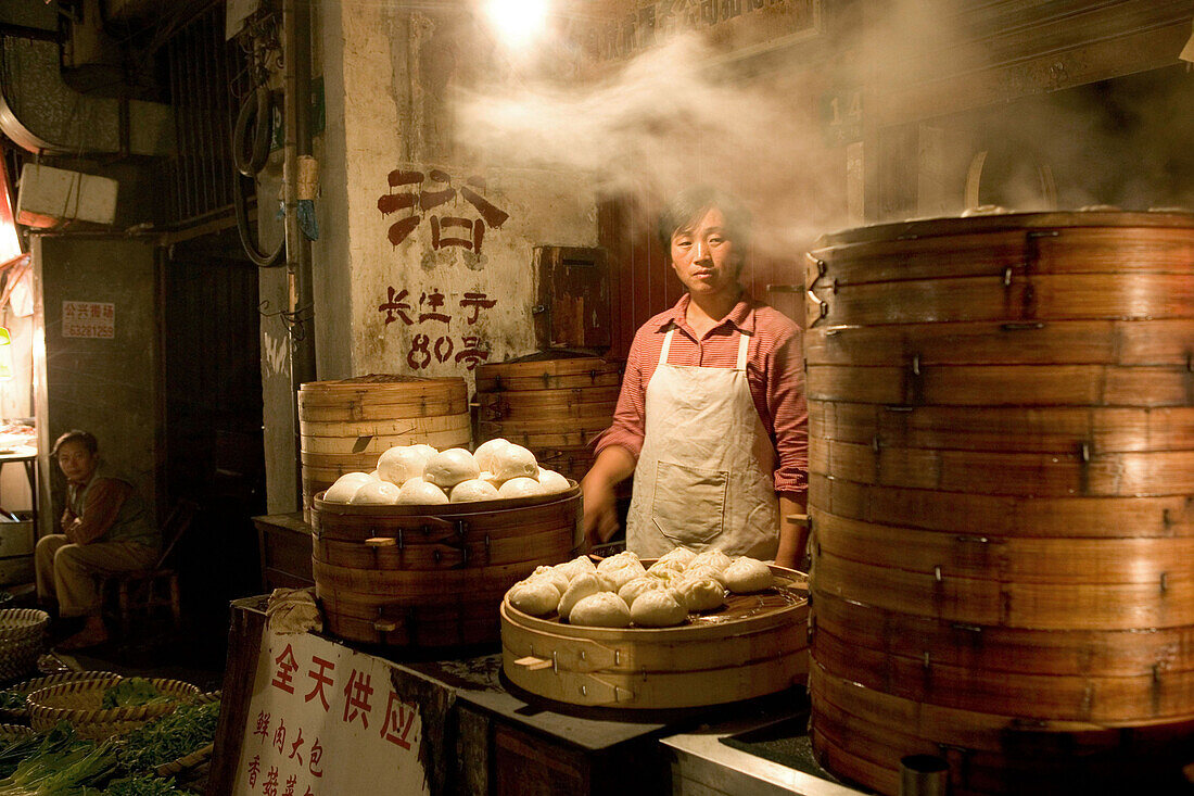 cook in kitchen, dumpling restaurant, Shanghai