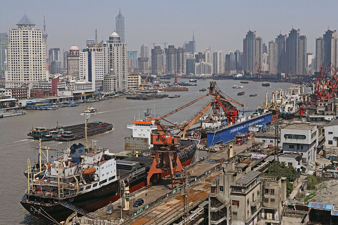 Shanghai Harbour,View from Nanpu Bridge, Brücke, Huangpu-River, Hafen, Huangpu-Fluß, Pudong